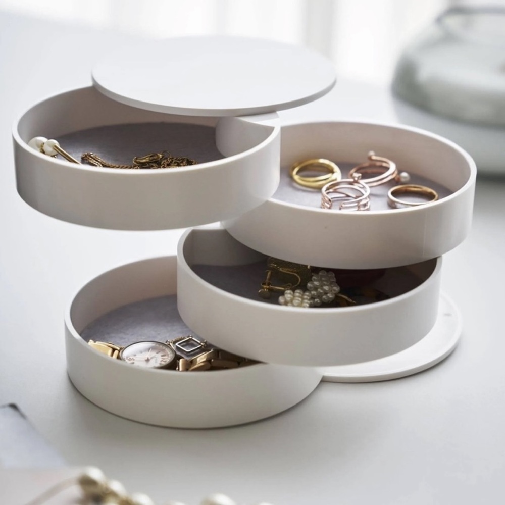 Yamasaki 4-Tiered Accessory Tray